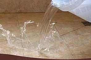 青山漏水维修 免砸砖防水材料该如何施工
